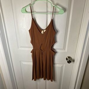 Rust/Dirt Brown Short Cut-Out Dress. Size Large.